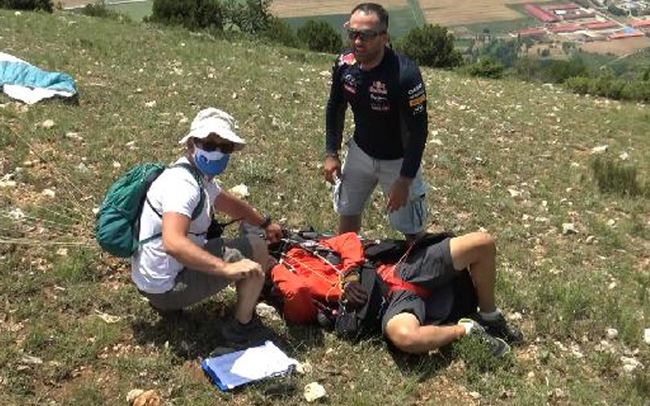 Tokat'ta yamaç paraşütü sırasında talihsiz kaza: Pilotun kolu kırıldı