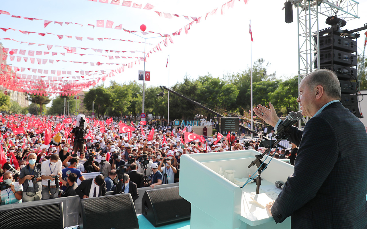 Cumhurbaşkanı Erdoğan'a Diyarbakır'da Biji Serok tezahüratı