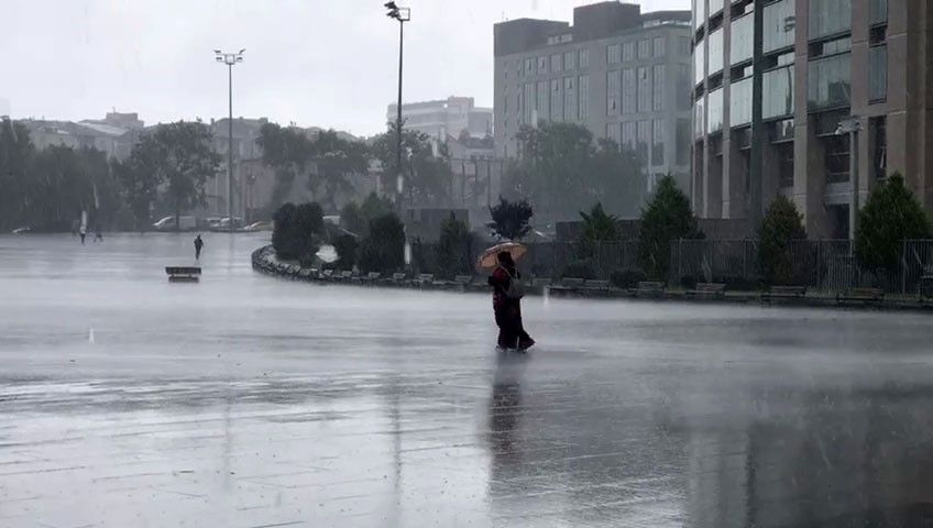 Türkiye'de yağışlı hava yer değiştirecek Meteoroloji İstanbul'a müjde verdi