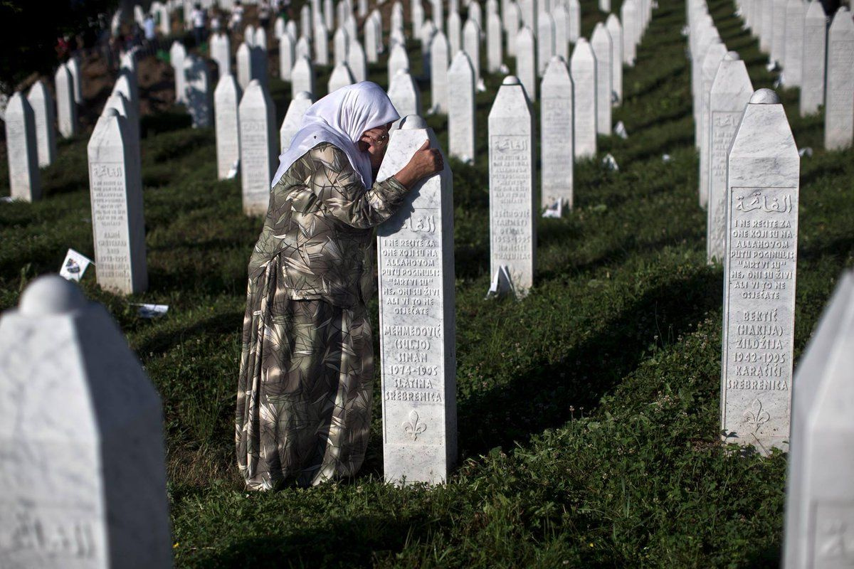  Bosna Hersek'in 26 yıldır kanayan yarası: Srebrenitsa