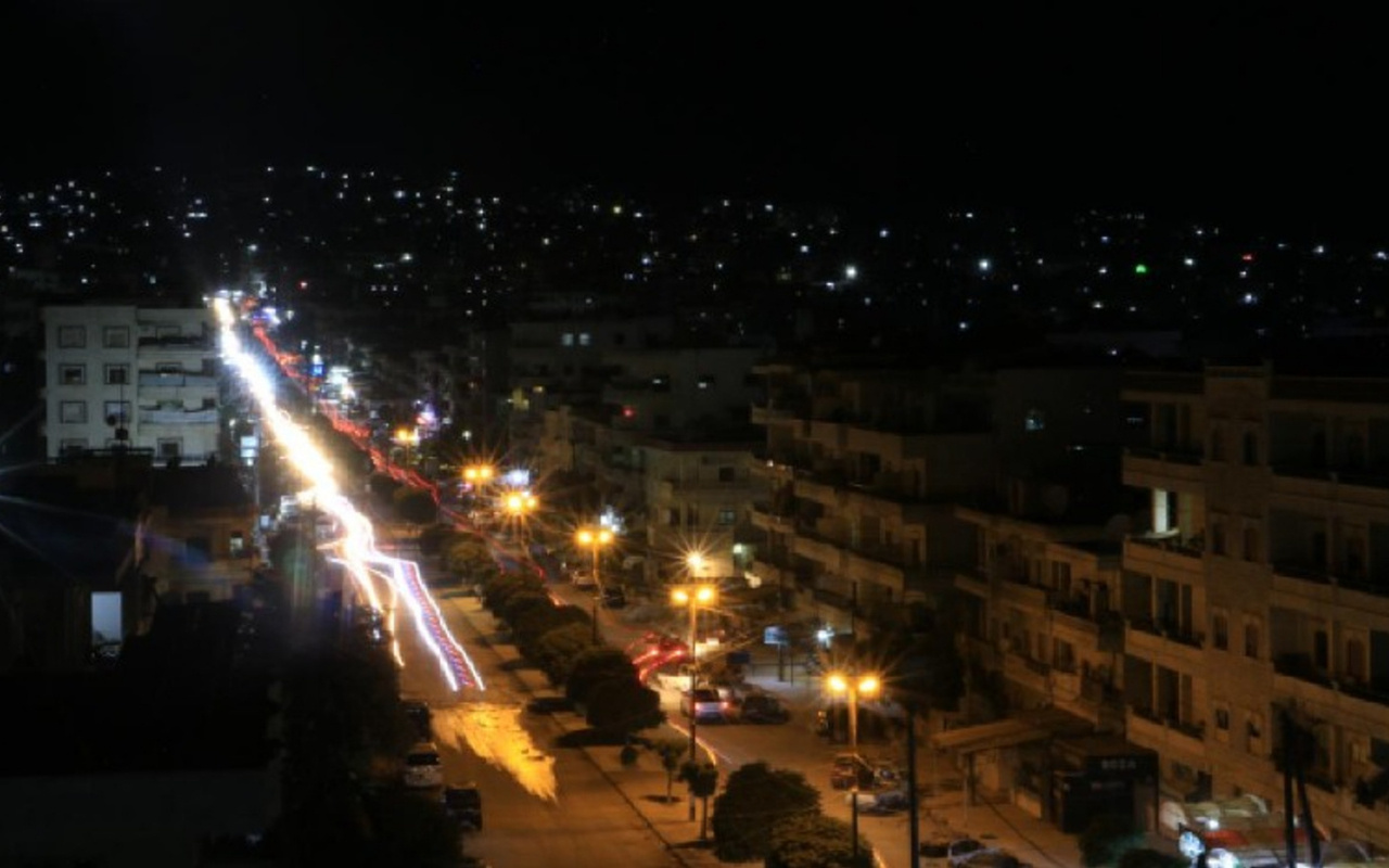 Afrin ilçe merkezi yıllar sonra elektriğe kavuştu