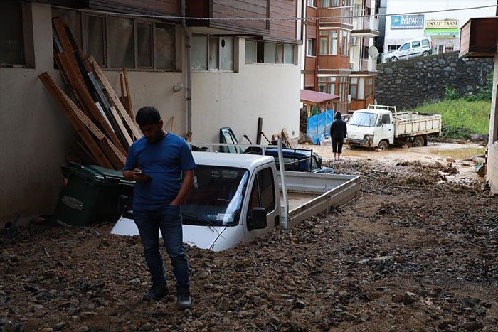 Rize’de sel felaketi! 6 ölü, 2 kişi kayıp! Felaketin boyutları gün ağarınca ortaya çıktı