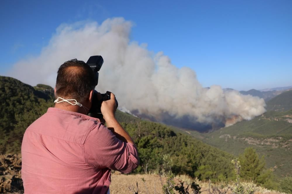 Mersin'deki orman yangınında korkutan gelişme! Üs bölgesi boşaltılıyor
