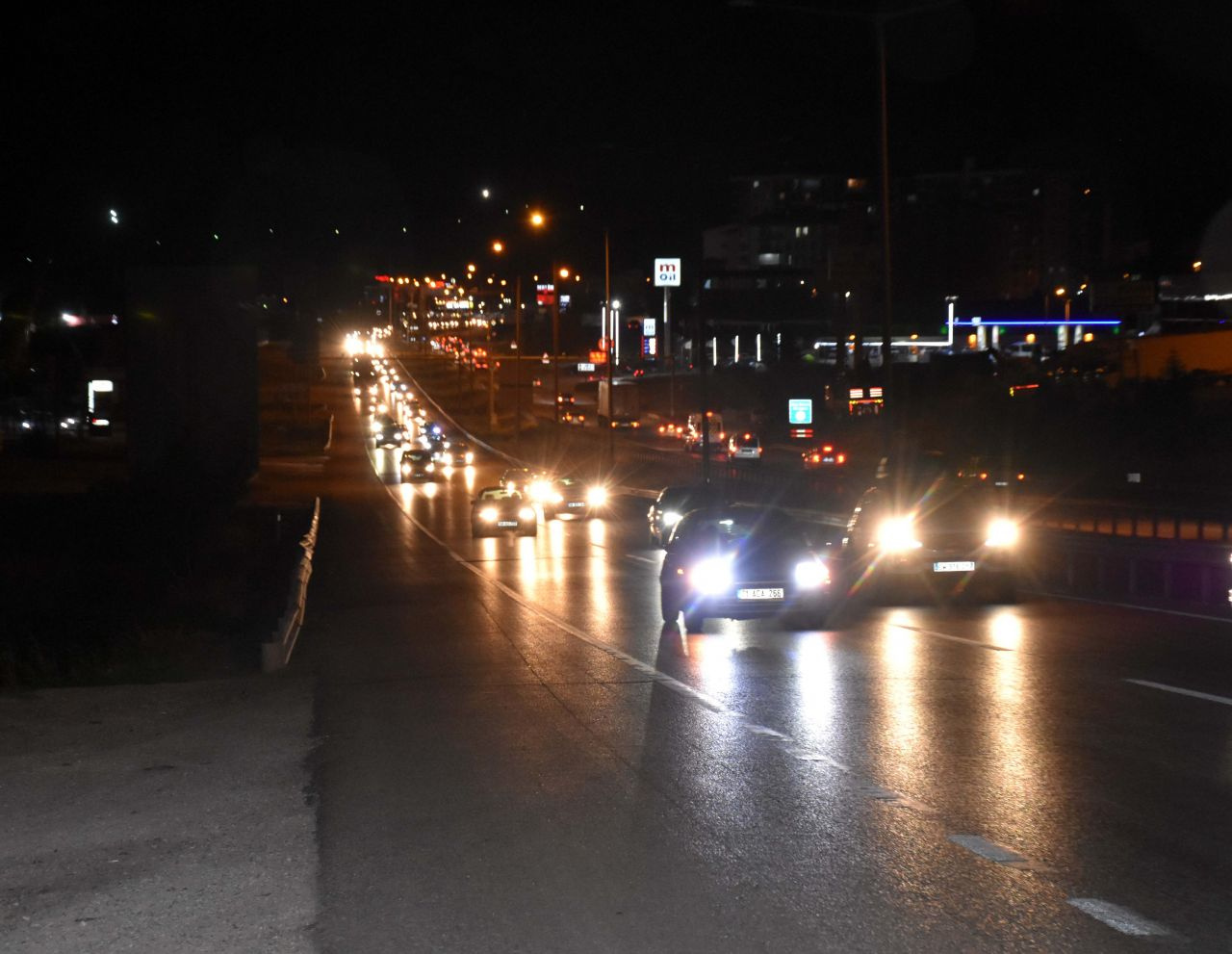 43 ilin geçiş noktası!  "Kilit kavşak" Kırıkkale'de bayram öncesi trafik yoğunluğu başladı