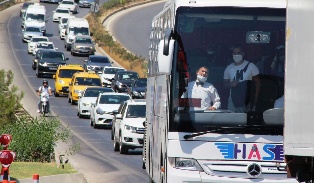 Bodrum’da nüfus 1 milyona yaklaştı! Oteller ve sahiller doldu taştı