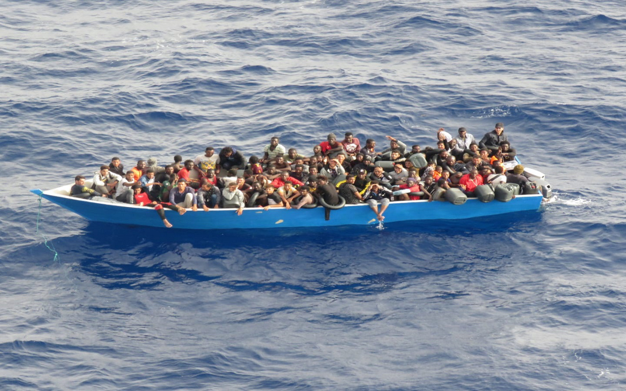 Sahil güvenlik 17 bin göçmeni denizlerde yakaladı