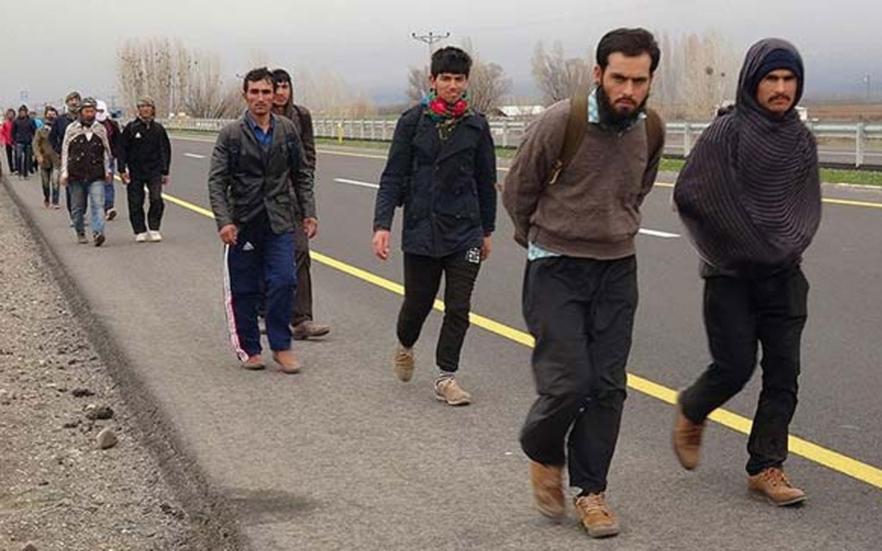 CHP'li Özgür Özel Türkiye'deki Afganlar ile ilgili rakam verdi