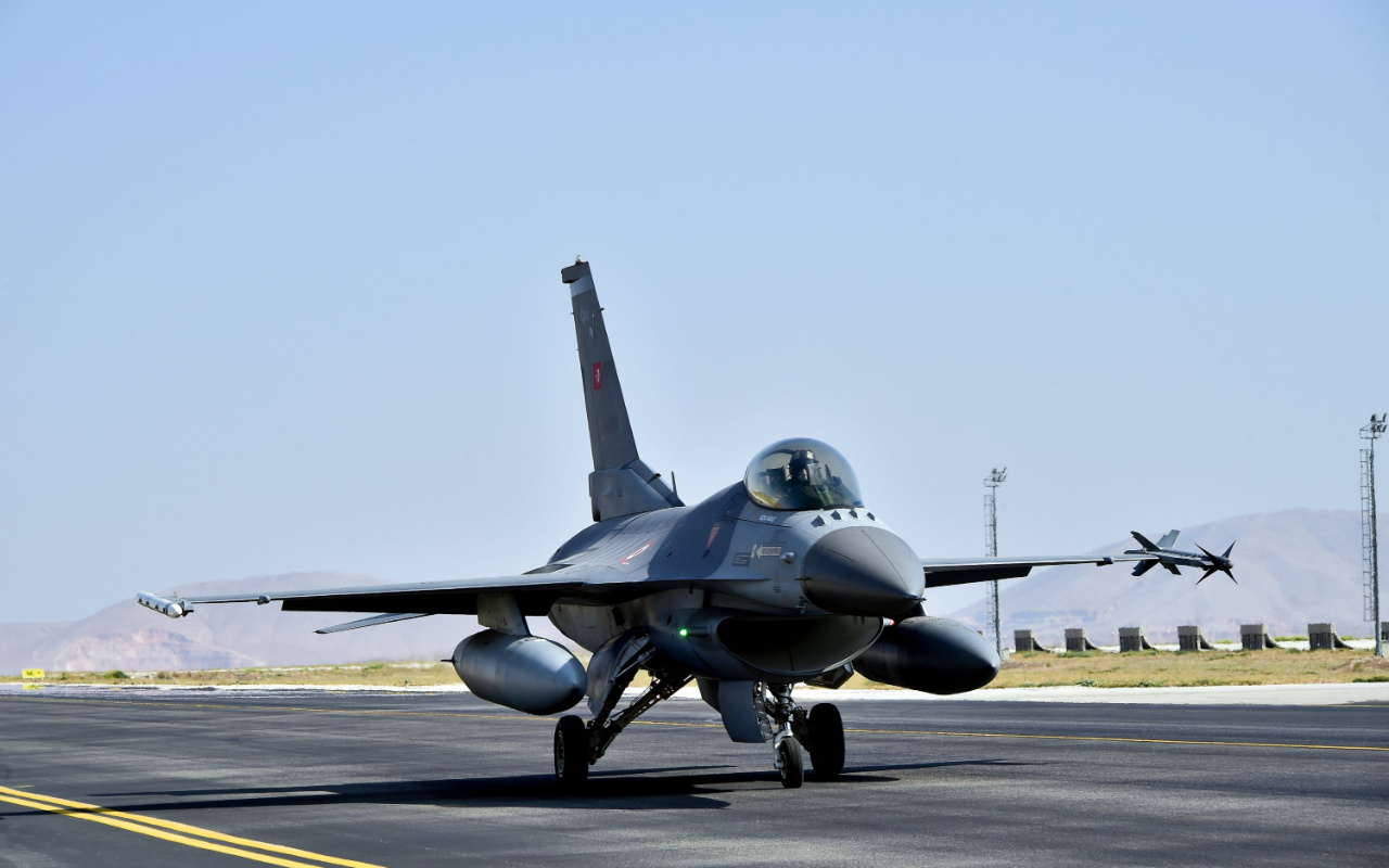 Ukrayna'ya F-16 teslimatında son karar Beyaz Saray'ın