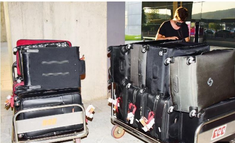 Süreyya Yalçın Türkiye'ye tamı tamına 46 büyük bavulla geldi!