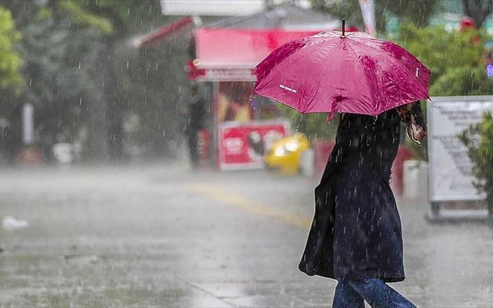 Bu illerde yaşayanlar dikkat! Meteoroloji'den kuvvetli yağış uyarısı: Şemsiyesiz çıkan pişman olur