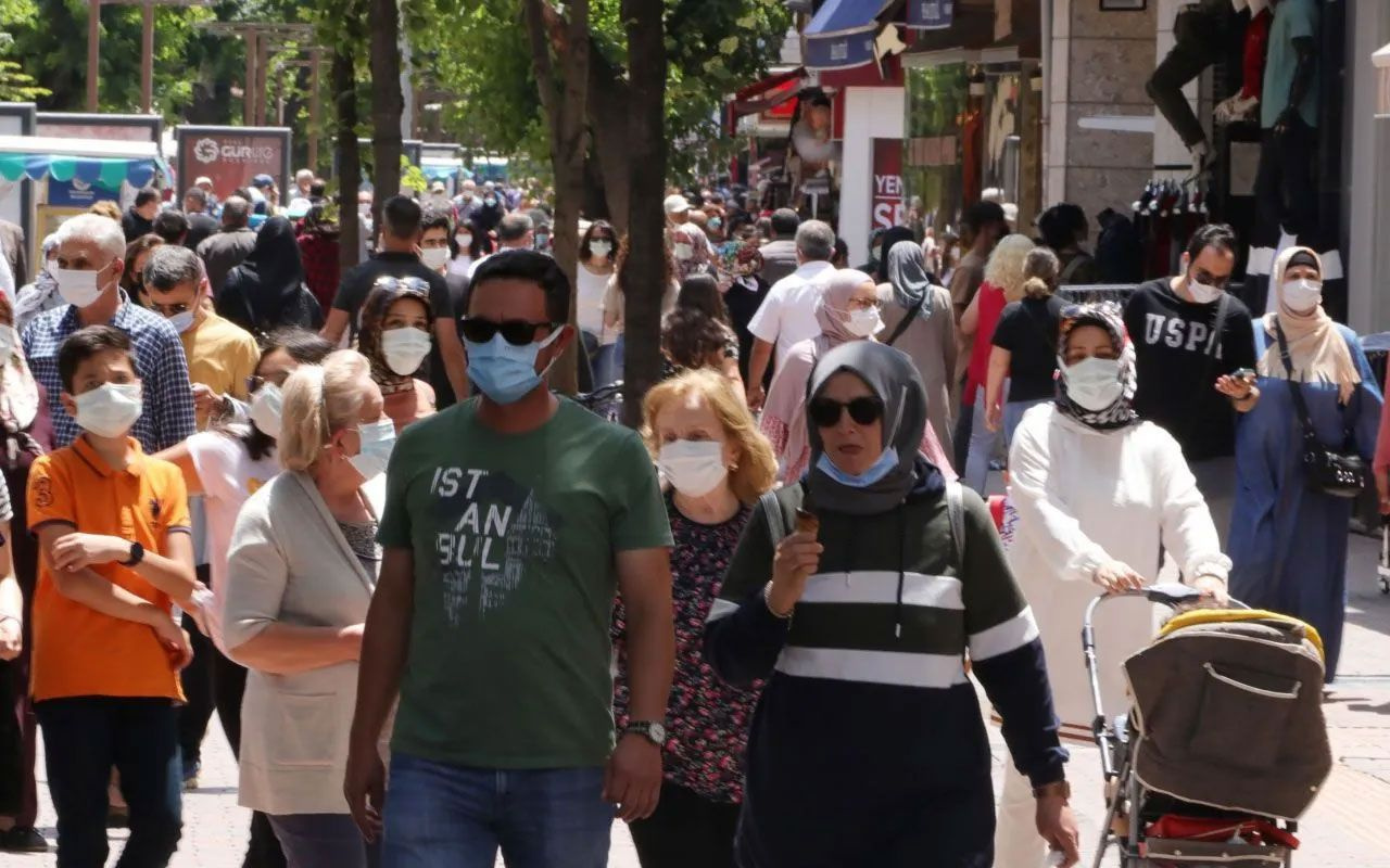 Bilim Kurulu Üyesi Prof. İlhan'dan 4. dalga uyarısı! 'Aşısızlar pandemisi' kapıda