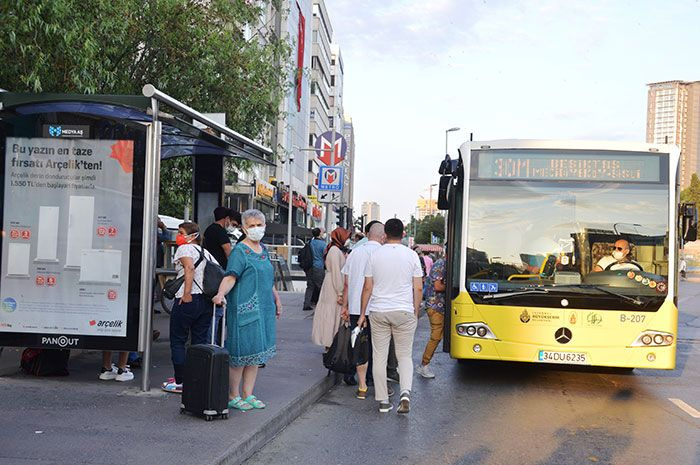  Bayram bitti mesai başladı, İstanbul güne trafikle uyandı