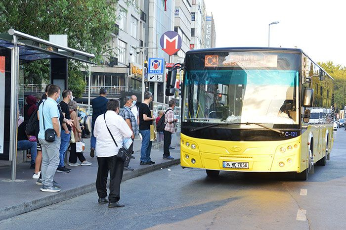  Bayram bitti mesai başladı, İstanbul güne trafikle uyandı