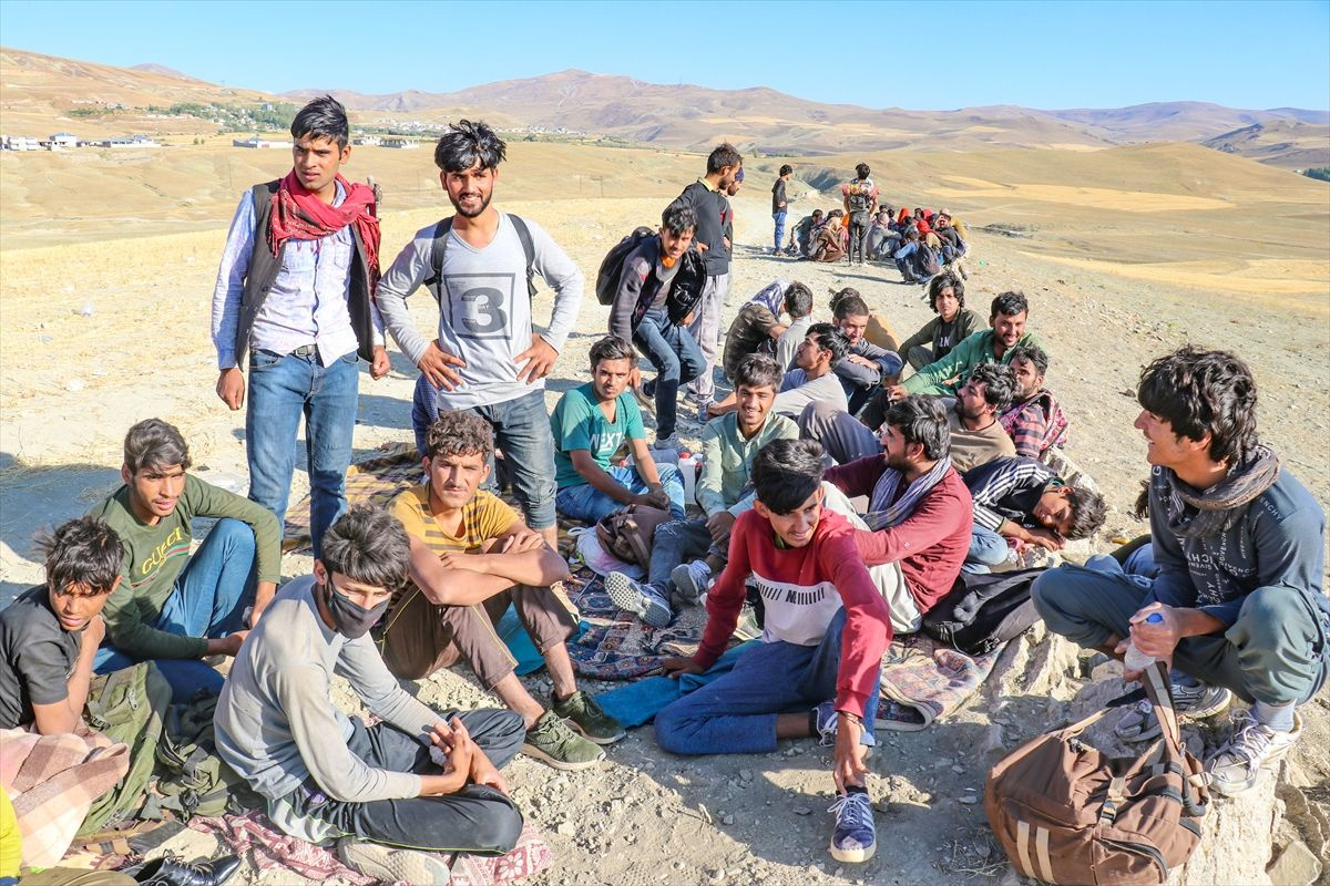 Afgan mülteciler akın akın geliyor! Her şeyi anlattılar çarpıcı ayrıntılar ortaya çıktı