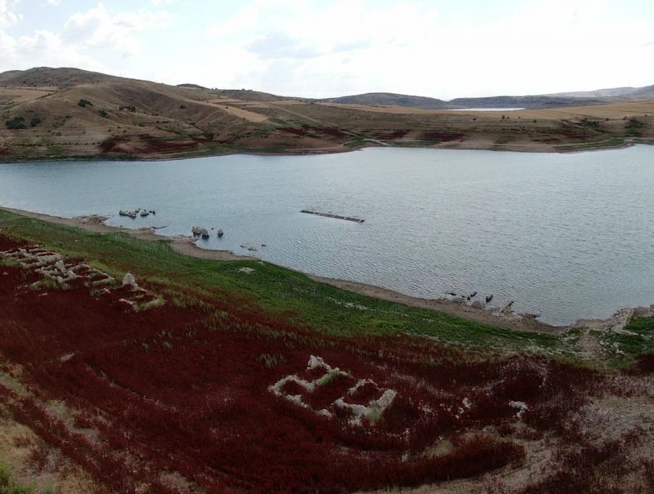 Kayseri Kocasinan'da sular çekilince ortaya çıktı muhtar uyardı