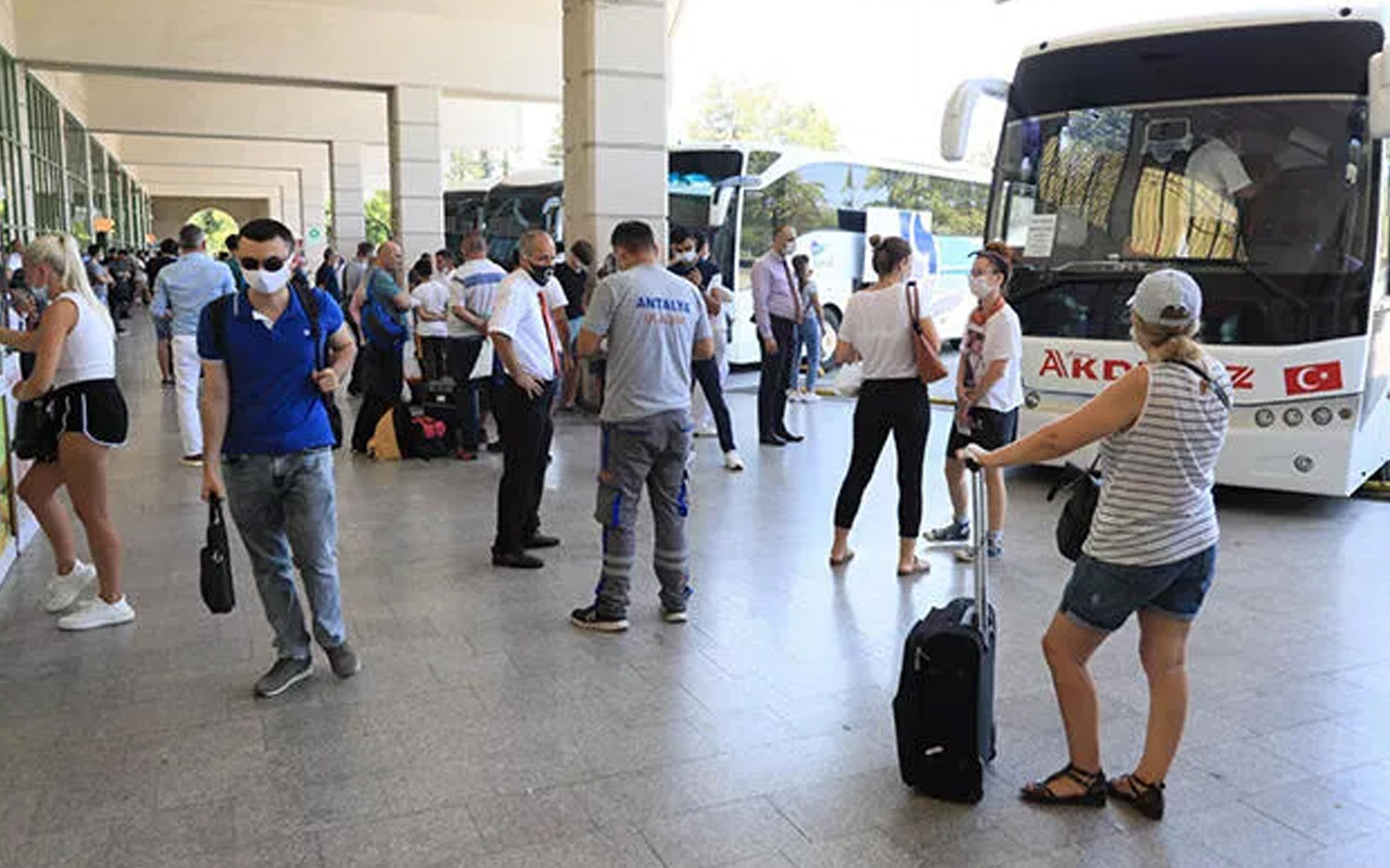 Bakan Adil Karaismailoğlu, Kurban Bayramı'nda biletli seyahat eden kişi sayısını açıkladı