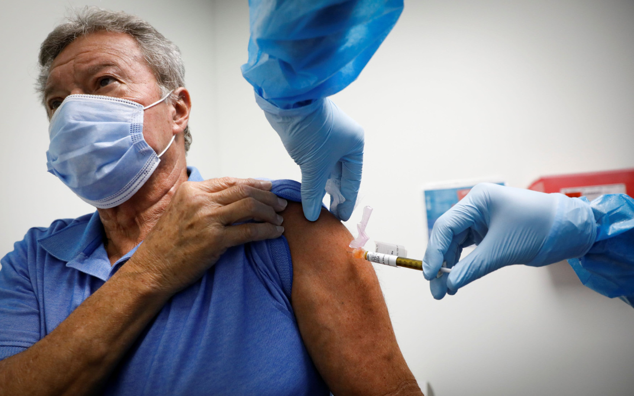 Belçika'da koronavirüs aşısı yaptırmayan sağlık personelinin işine son verilecek