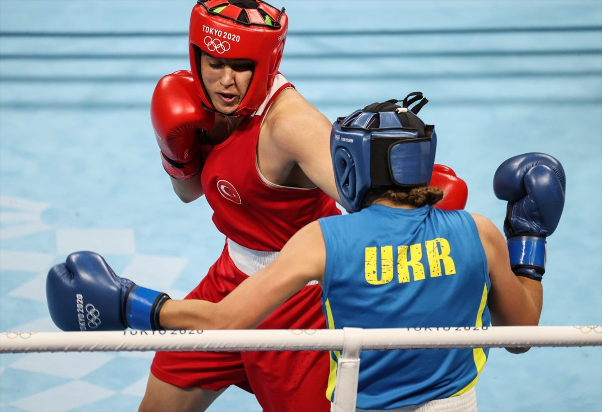 Busenaz Sürmeli tarih yazdı! Tokyo 2020'de olimpiyat madalyasını garantiledi