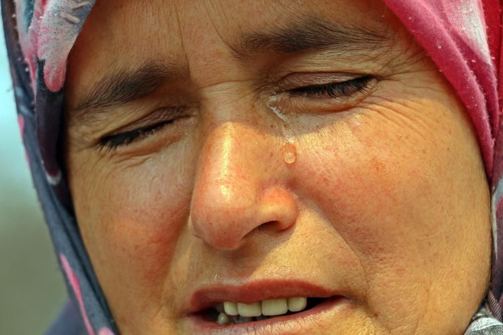 Antalya'da küle dönen evlerini görünce gözyaşlarına boğuldular cümlesi içleri acıttı