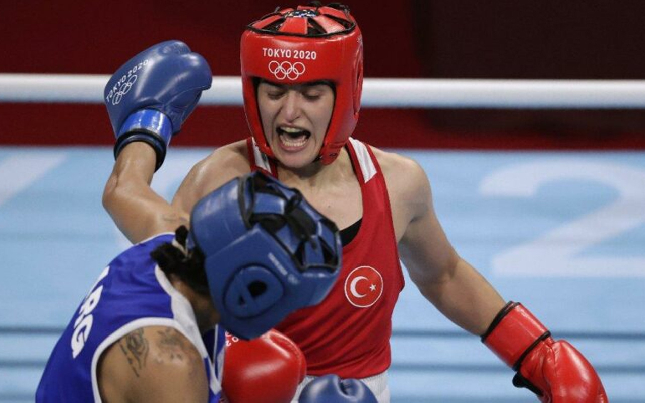Milli boksör Esra Yıldız Tokyo Olimpiyatlarında adını çeyrek finale yazdırdı