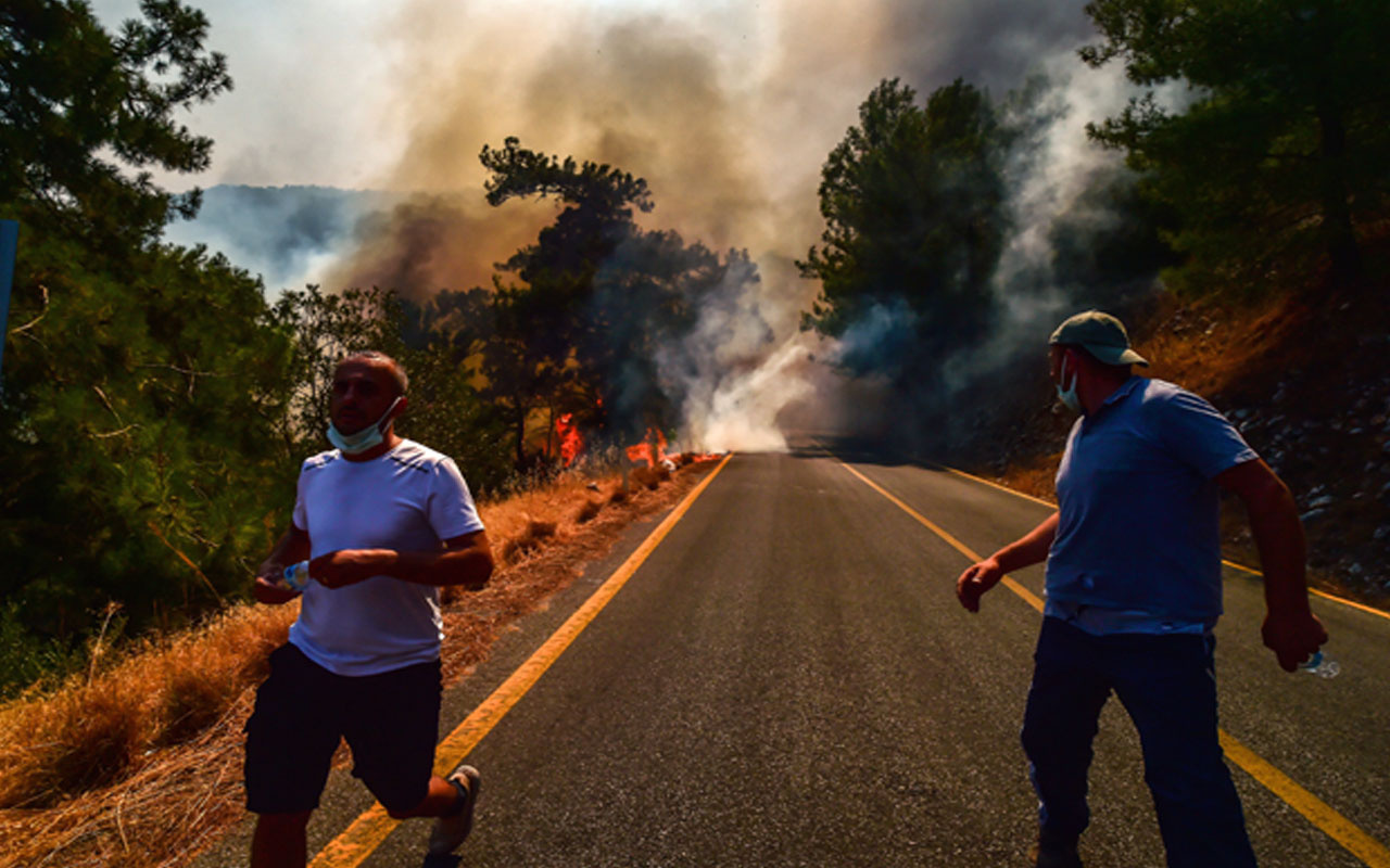 Marmaris’te alevler bir anda yükseldi! Yolu trafiğe kapattı