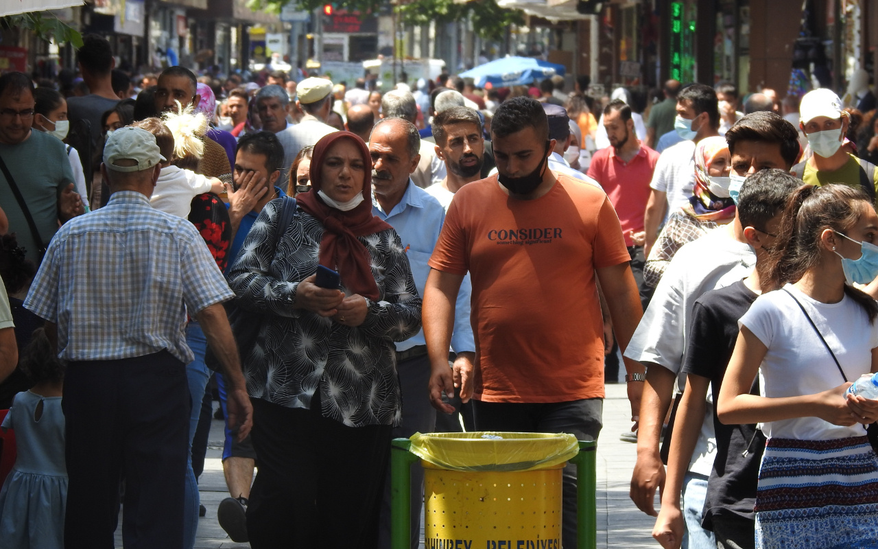 Gaziantep'te covid-19 salgını unutuldu! Pes dedirten görüntüler