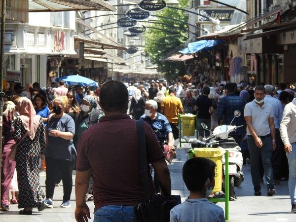 Gaziantep'te covid-19 salgını unutuldu! Pes dedirten görüntüler