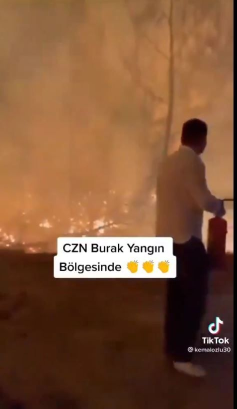 CZN Burak Özdemir Antalya yangınında ev tipi söndürücüyle 'şov' yaptı!