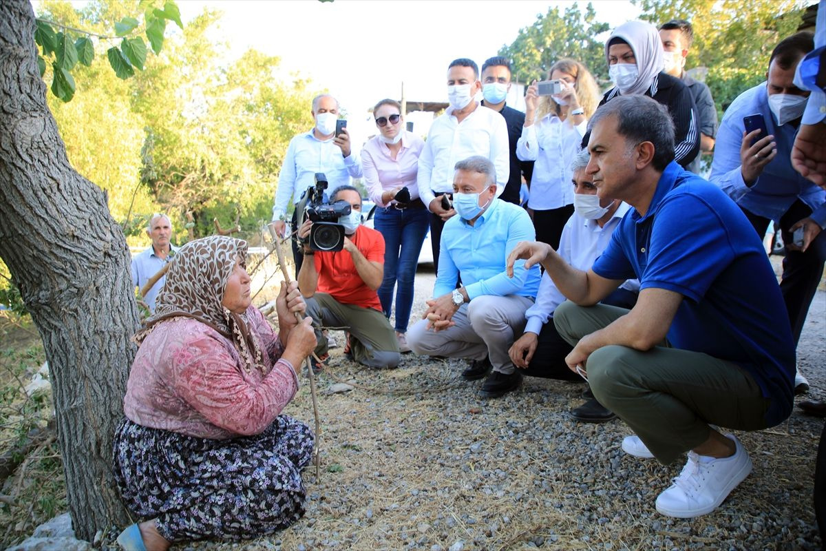 AK Parti'li Ömer Çelik Mersin'deki orman yangınında zarar gören alanları inceledi