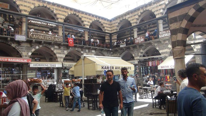 Diyarbakır'da korkutan tablo! Aşısız gençler hastaneleri doldurdu yataklar bitmek üzere