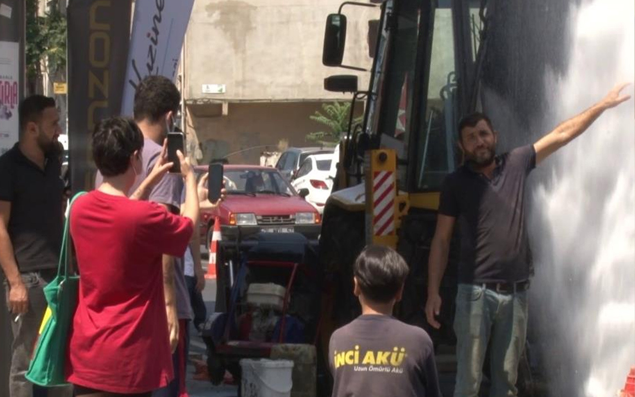 İstanbul'da İSKİ borusu patladı! Görenler telefona sarıldı