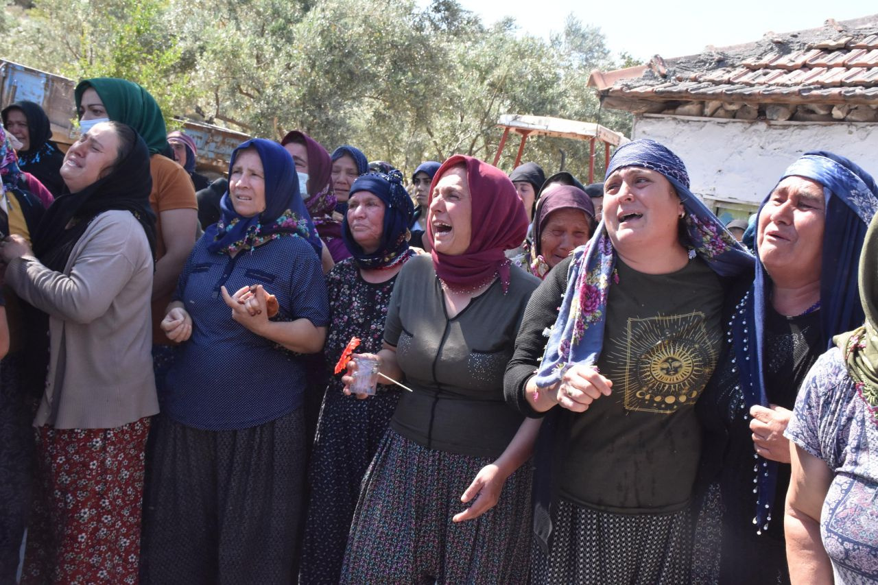 İzmir'de türbe dönüşü uçuruma yuvarlandılar! Ölen 7 kişi son yolculuklarına uğurlandı