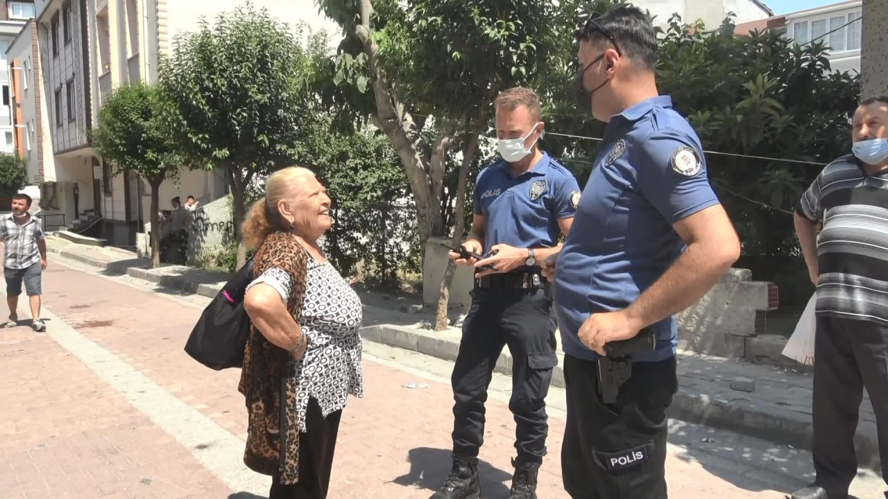 İstanbul Avcılar�da yangın ihbarı çöp evi ortaya çıkardı Haber