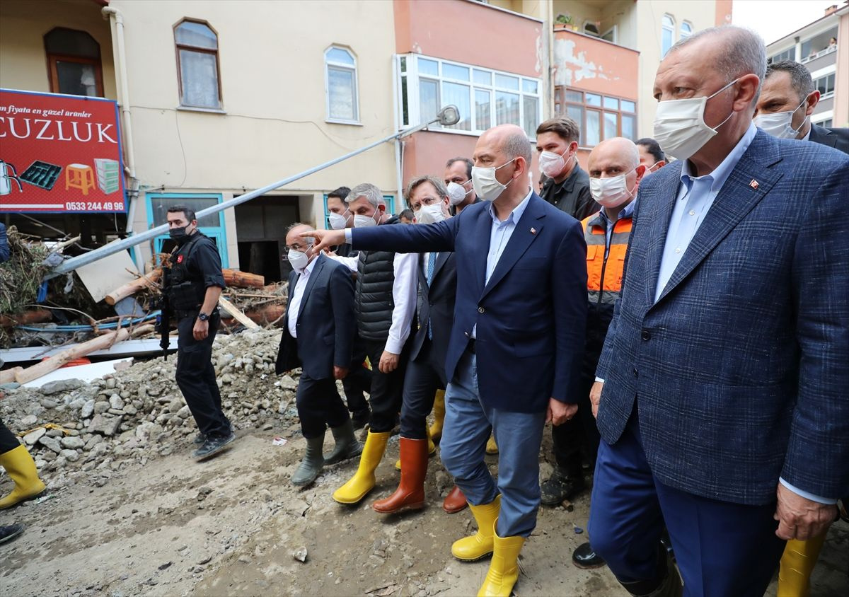 Cumhurbaşkanı Erdoğan Bozkurt sel bölgesinde! Tek tek ilgilendi dert dinledi