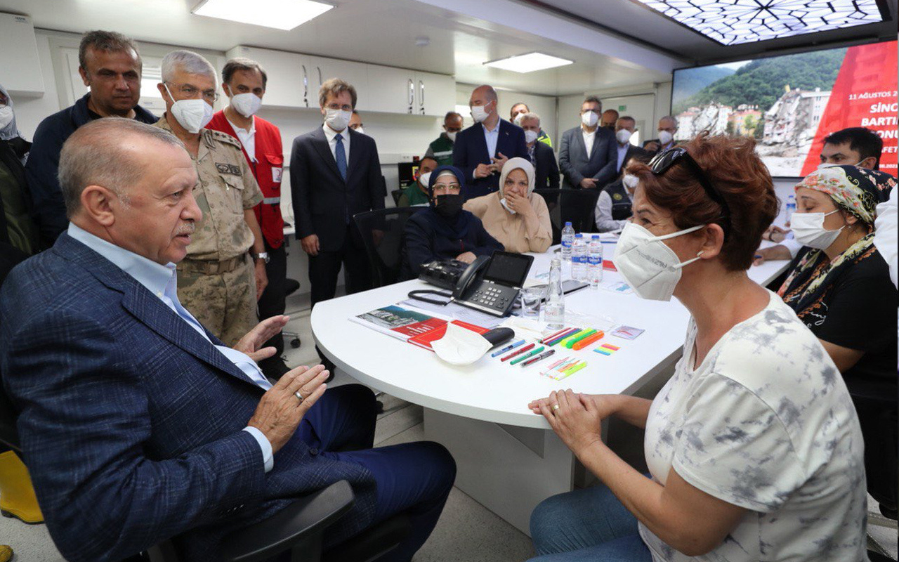 Cumhurbaşkanı Erdoğan Bozkurt sel bölgesinde! Tek tek ilgilendi dert dinledi