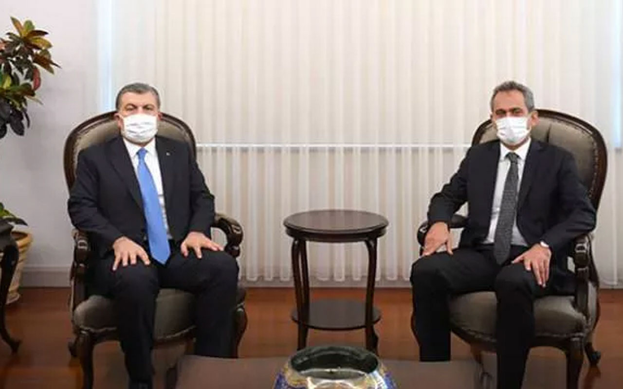 Bakan Fahrettin Koca'dan yeni Milli Eğitim Bakanı Mahmut Özer'e ziyaret