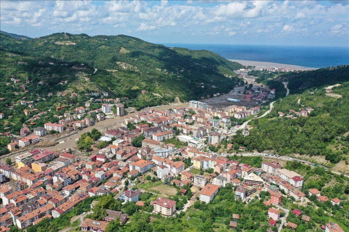 Bozkurt ilçesinde selin yol açtığı tahribat havadan görüntülendi