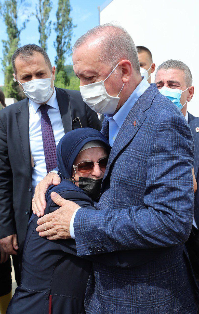 Cumhurbaşkanı Erdoğan Bozkurt sel bölgesinde! Tek tek ilgilendi dert dinledi