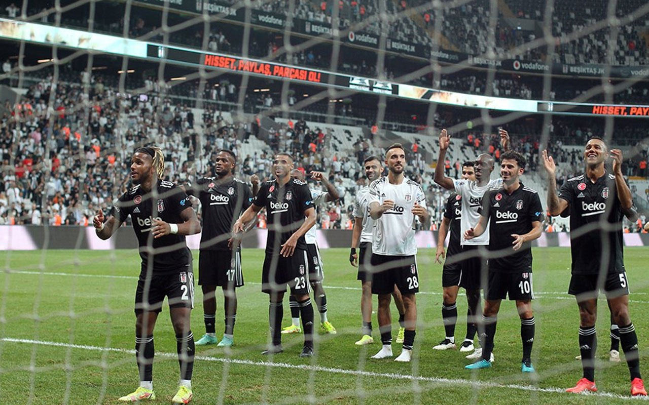 Beşiktaş Çarşı mülteciye de karşı