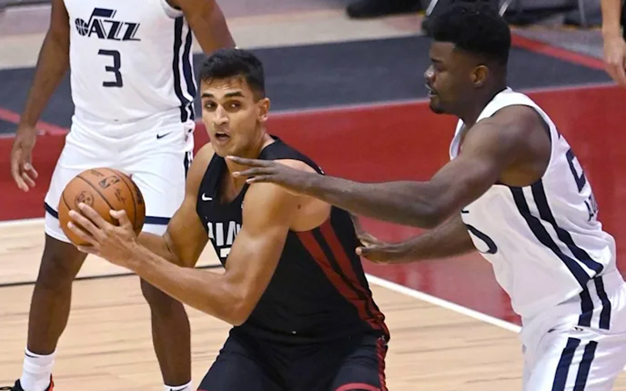Milli basketbolcu Ömer Faruk Yurtseven'den NBA Yaz Ligi'nde 'double-double'