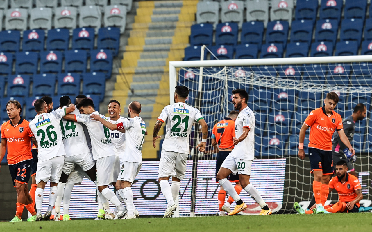 Alanyaspor konuk olduğu Başakşehir'i tek golle geçti