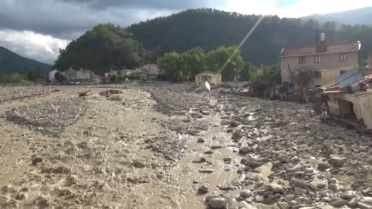 Sinop´ta yaşanan sel felaketi! İşte Babaçay köyünün son hali