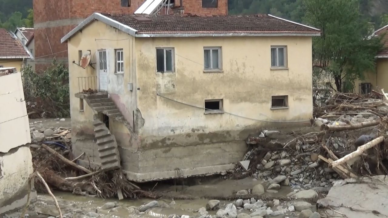 Sinop´ta yaşanan sel felaketi! İşte Babaçay köyünün son hali