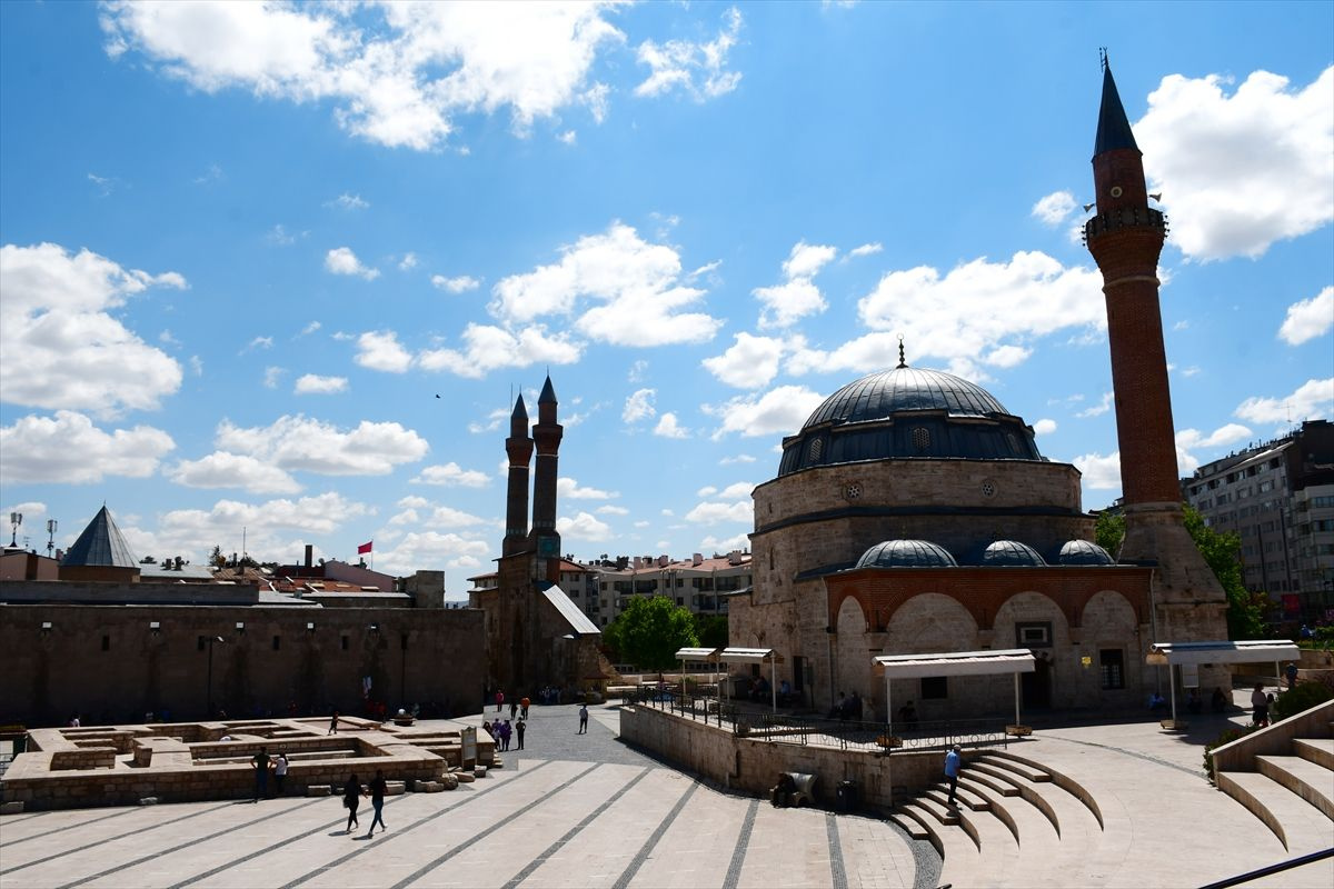 Sivas'a gidenler hayran kalıyor! Fotoğraf çekmek için yarışıyorlar