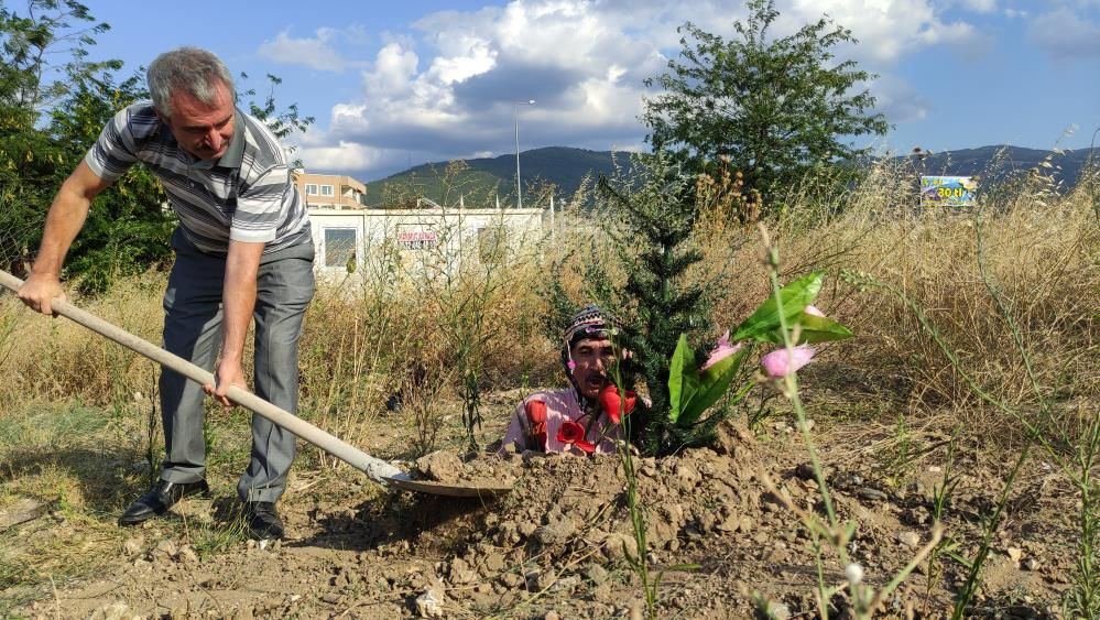 Kazdığı toprağa kendini diri diri gömdü! Bursa'da 'neden' diyenler cevabı duyunca şaşırdı