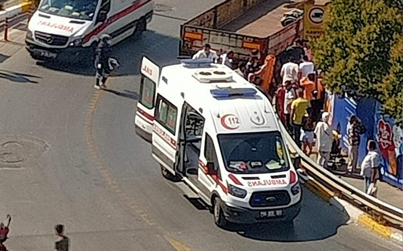 İstanbul'da feci kaza! 2 çocuk ile kadın TIR ile bariyer arasına sıkıştı