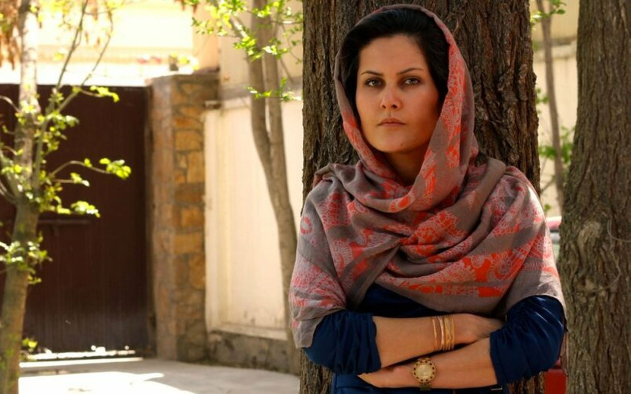 Türkiye iki üst düzey Afganistanlı ile kadın yönetmen Sahraa Karimi'yi Kabil'den çıkardı