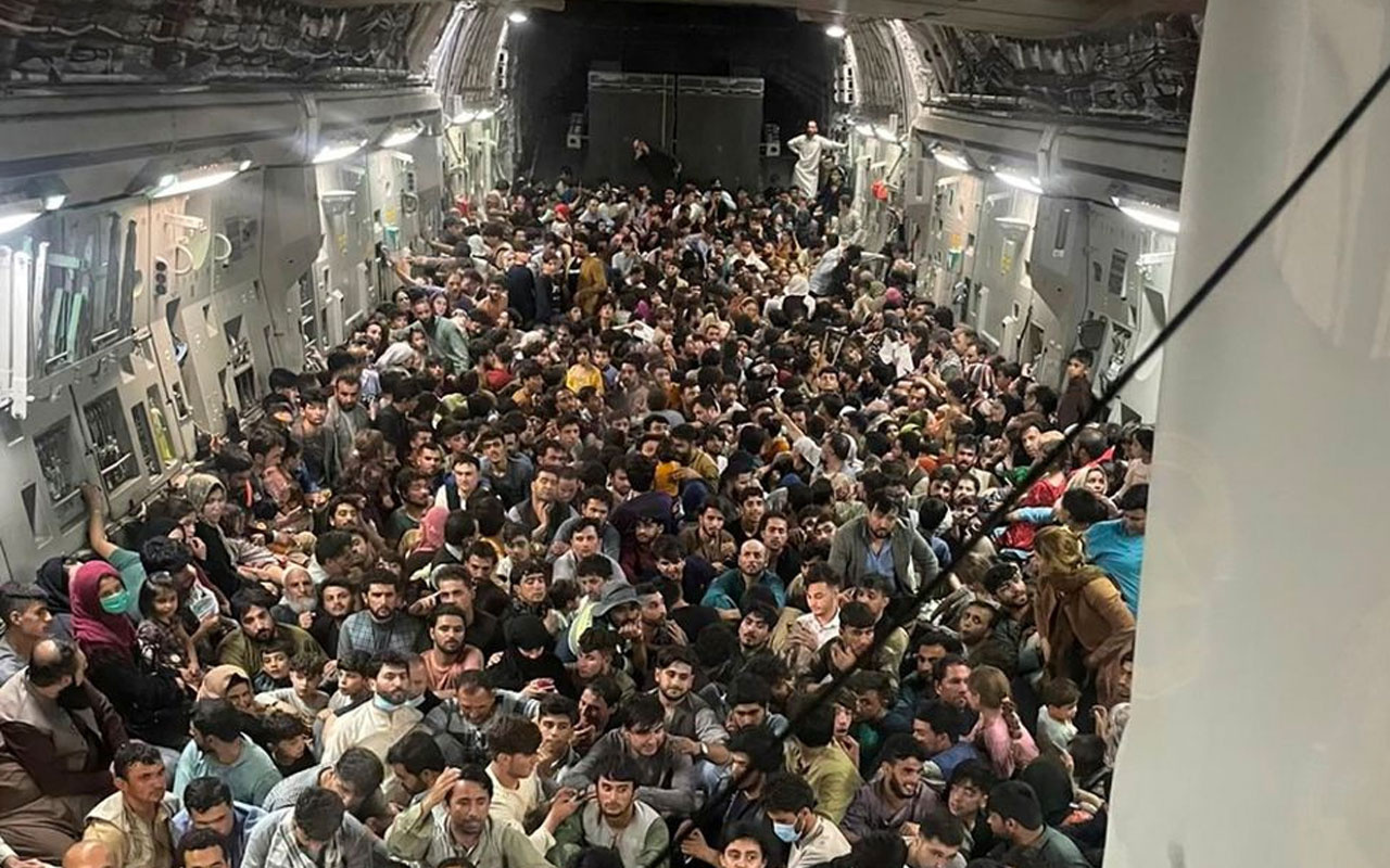 Kabil'den ABD uçaklarıyla tahliye edilen Afganlarla ilgili bomba iddia