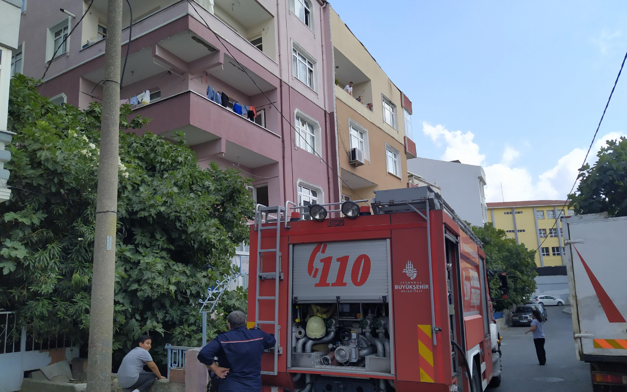 İstanbul'da evde buzdolabı patladı! Son anda kurtuldular