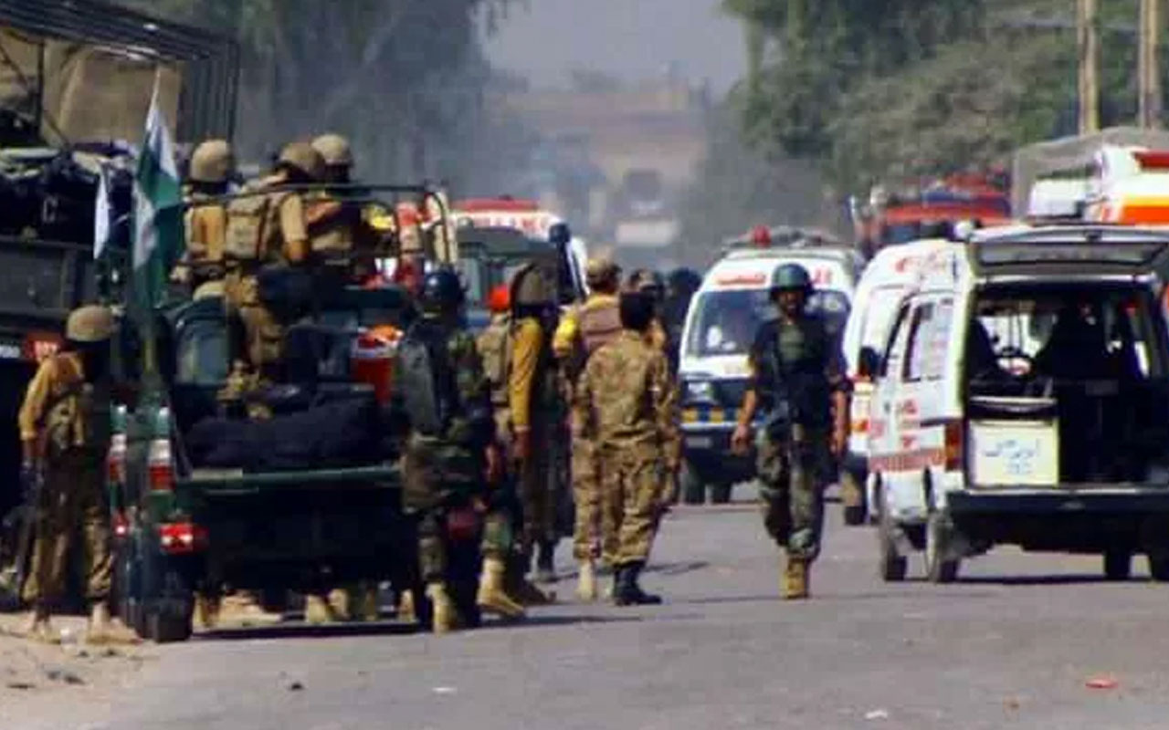 Pakistan'da Kerbela etkinliklerine bombalı saldırı 30 kişi yaralandı